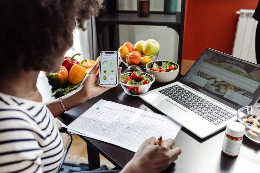 dietitian vs nutritionist professional with laptop